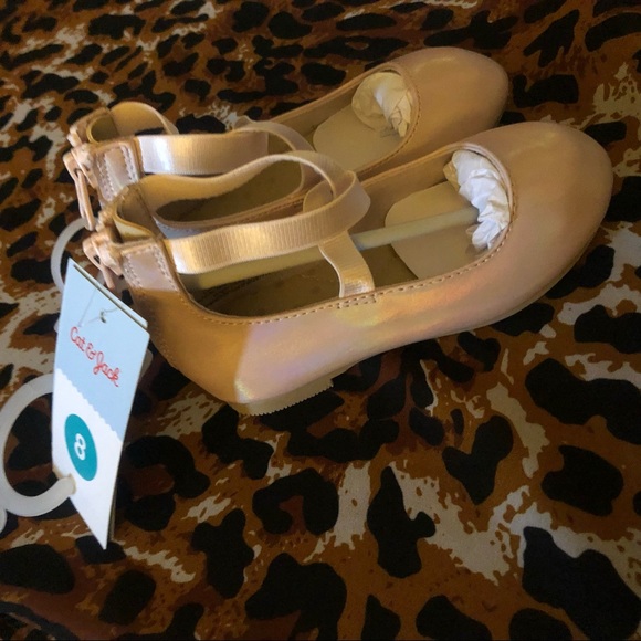 Girls size 8 pink zip up flats - Picture 2 of 3